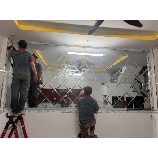 KÍNH THỦY TRANG TRÍ H001